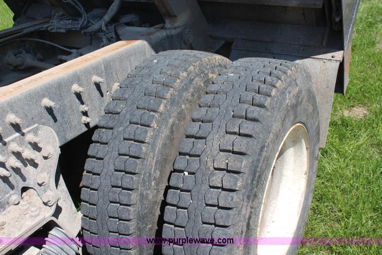 image for item K6973 2007 International 7600 dump truck