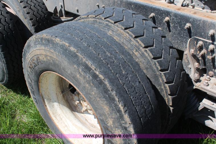 image for item K6973 2007 International 7600 dump truck