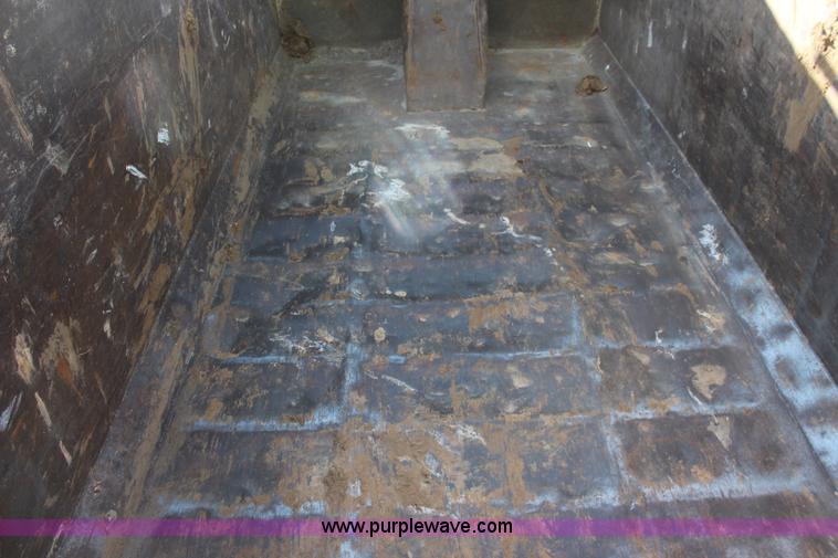 image for item K6973 2007 International 7600 dump truck