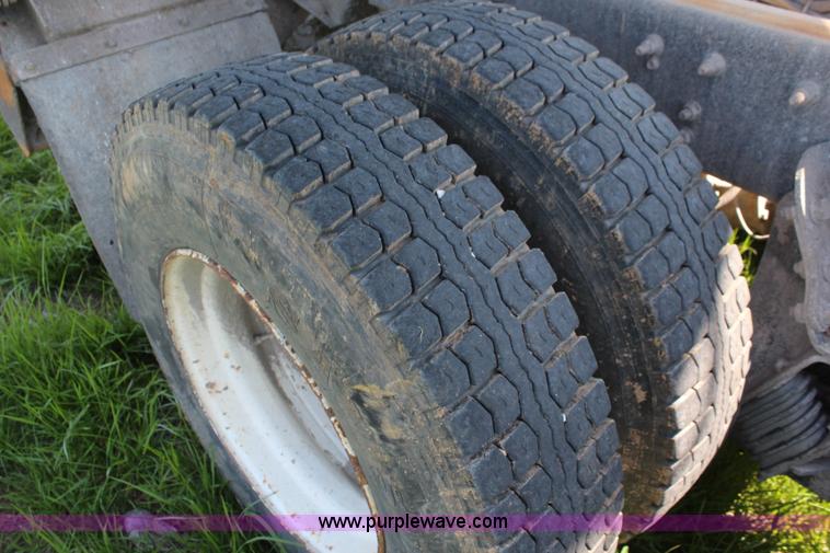 image for item K6973 2007 International 7600 dump truck