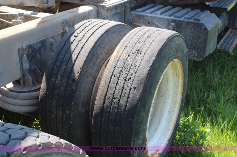 image for item K6973 2007 International 7600 dump truck