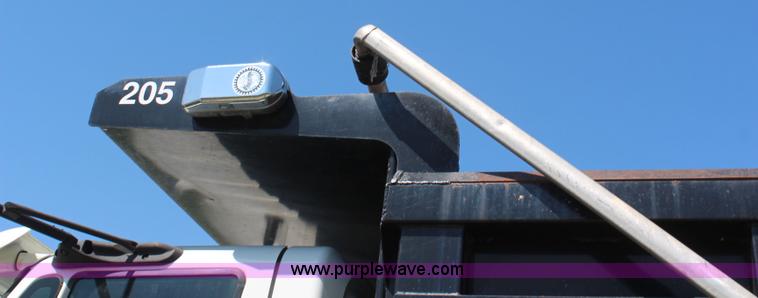 image for item K6973 2007 International 7600 dump truck