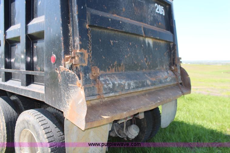 image for item K6973 2007 International 7600 dump truck