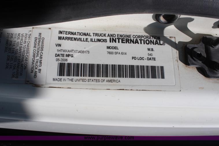 image for item K6973 2007 International 7600 dump truck