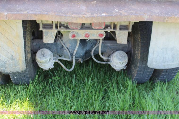 image for item K6973 2007 International 7600 dump truck