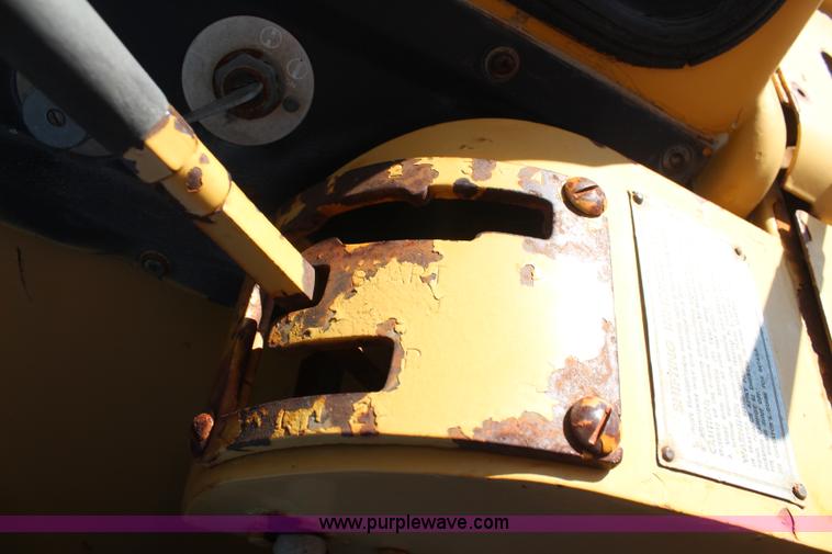 image for item K6977 1978 Caterpillar 613B elevating scraper