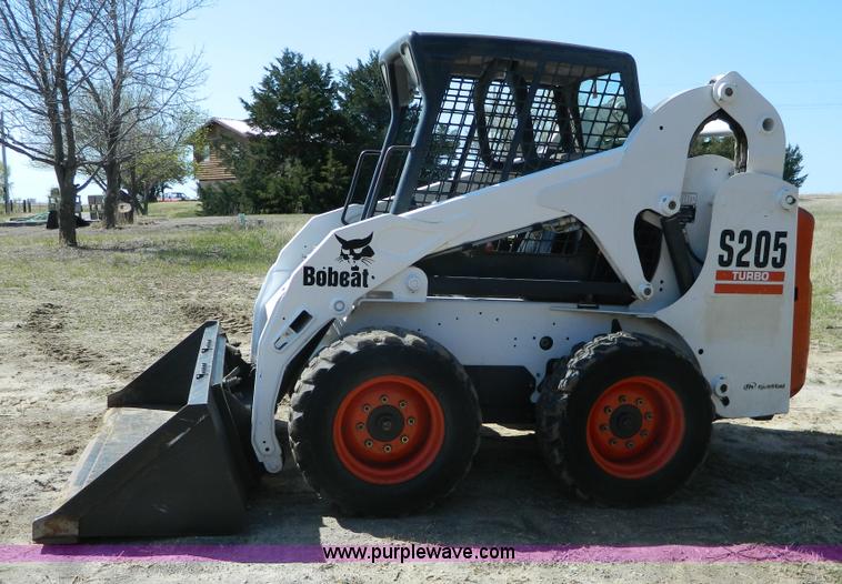 image for item K8045 2005 Bobcat S205 skid steer