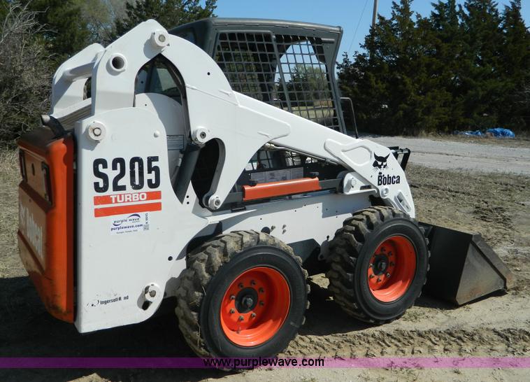 image for item K8045 2005 Bobcat S205 skid steer