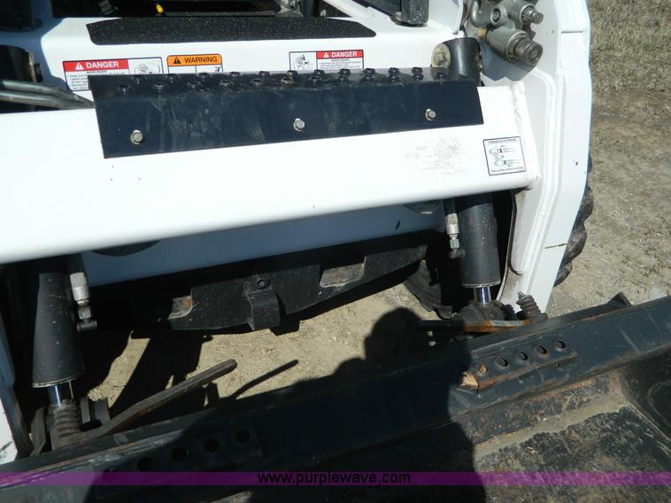 image for item K8045 2005 Bobcat S205 skid steer
