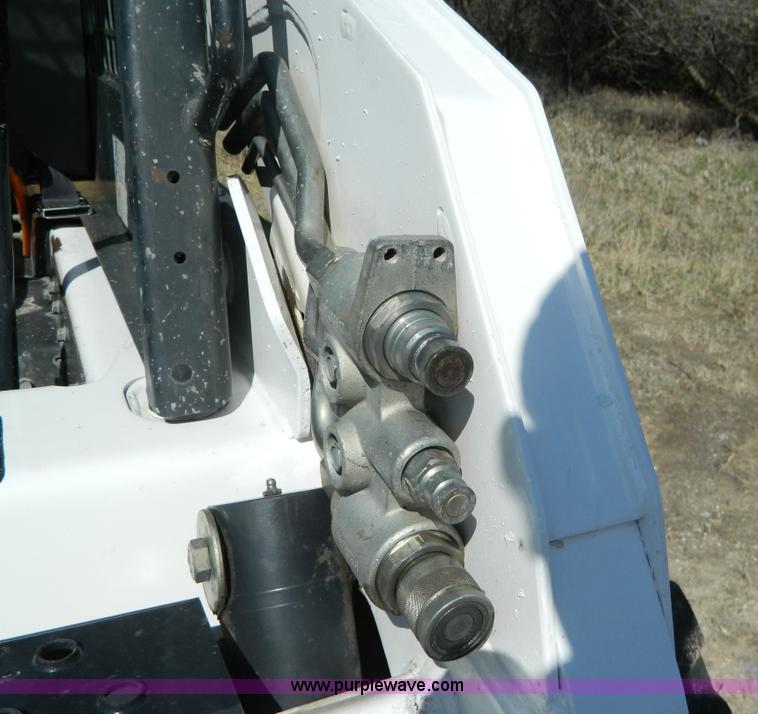 image for item K8045 2005 Bobcat S205 skid steer