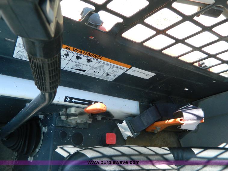 image for item K8045 2005 Bobcat S205 skid steer