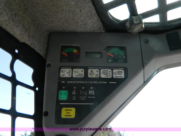 image for item K8045 2005 Bobcat S205 skid steer