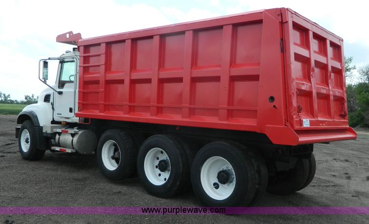 image for item K8071 2003 Mack CV713 dump truck