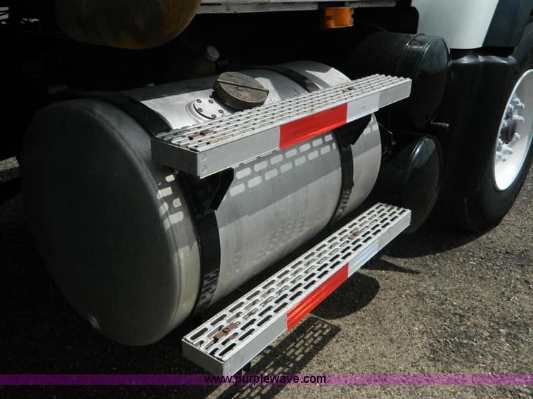 image for item K8071 2003 Mack CV713 dump truck