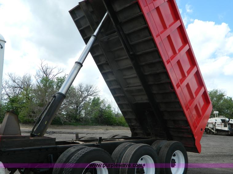 image for item K8071 2003 Mack CV713 dump truck