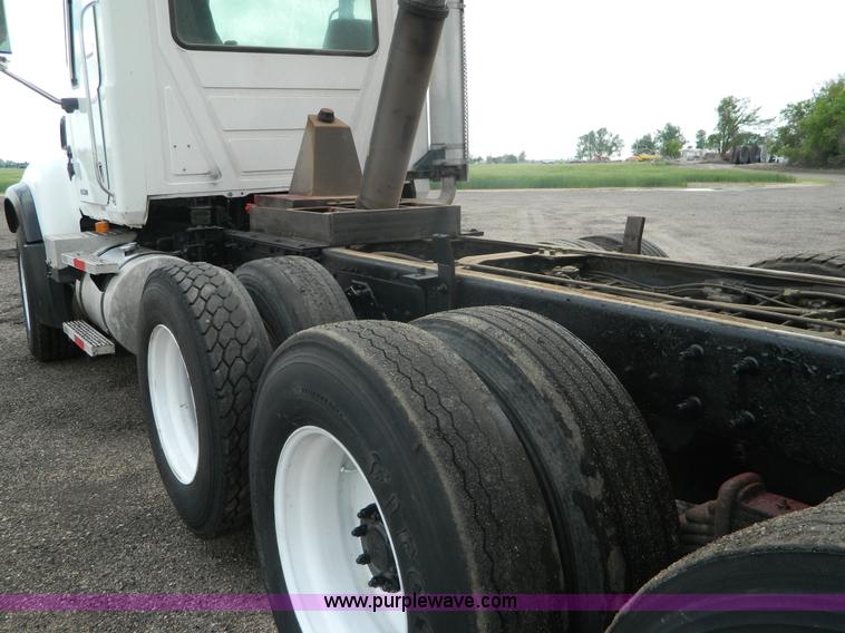 image for item K8071 2003 Mack CV713 dump truck