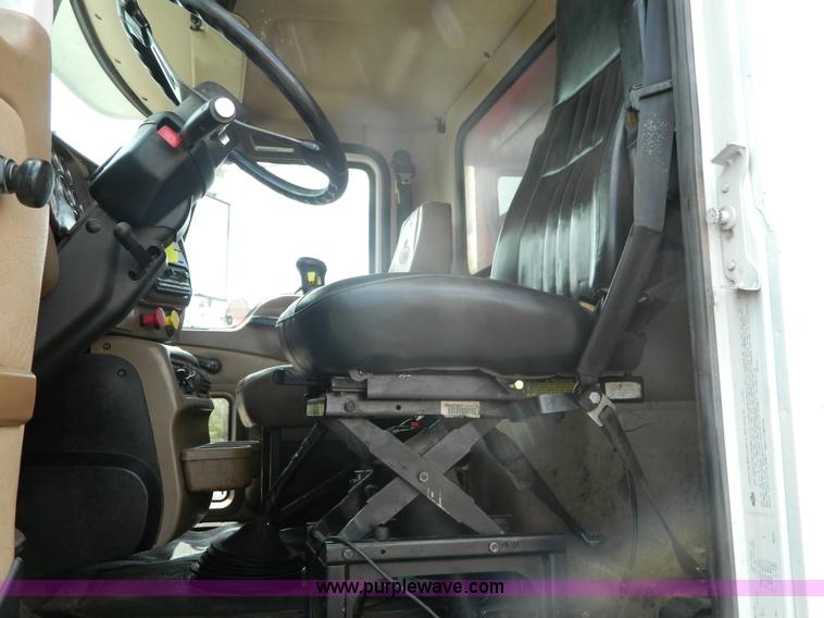 image for item K8071 2003 Mack CV713 dump truck