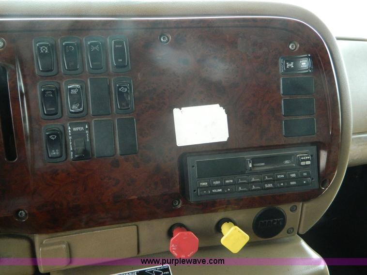 image for item K8071 2003 Mack CV713 dump truck