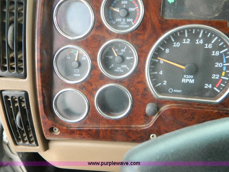 image for item K8071 2003 Mack CV713 dump truck