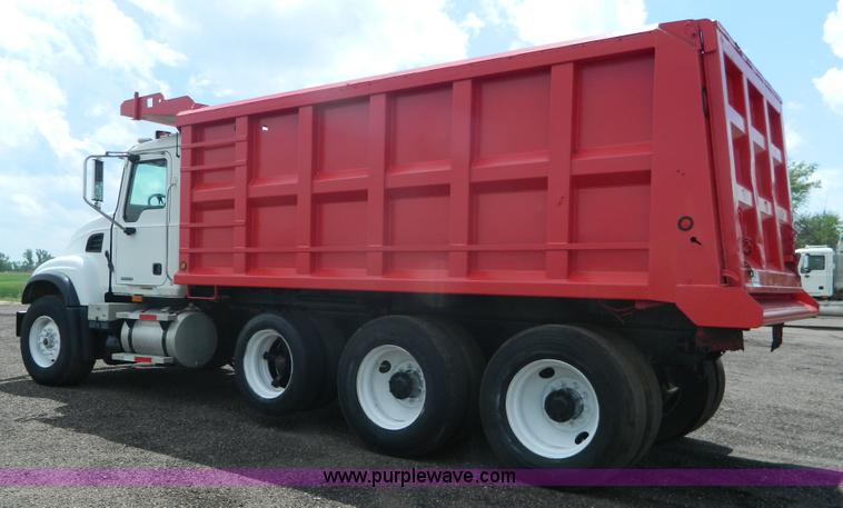 image for item K8072 2003 Mack CV713 dump truck