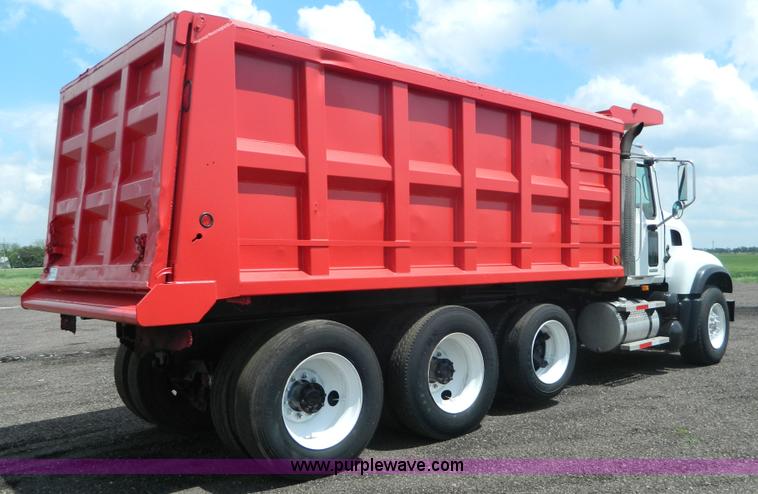 image for item K8072 2003 Mack CV713 dump truck