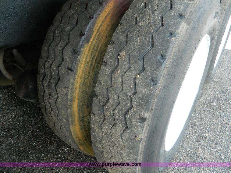 image for item K8072 2003 Mack CV713 dump truck