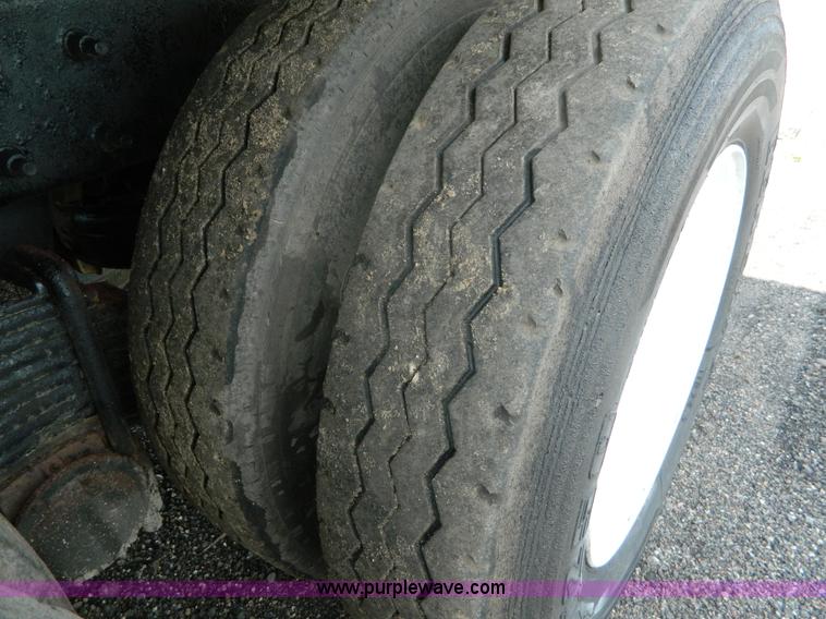 image for item K8072 2003 Mack CV713 dump truck