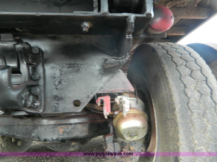 image for item K8072 2003 Mack CV713 dump truck