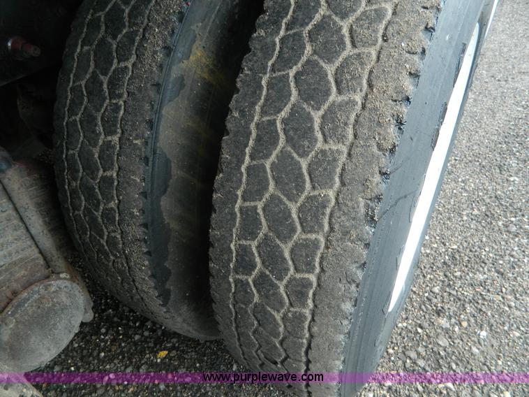 image for item K8072 2003 Mack CV713 dump truck