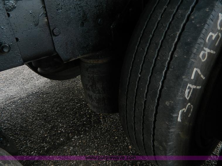 image for item K8072 2003 Mack CV713 dump truck