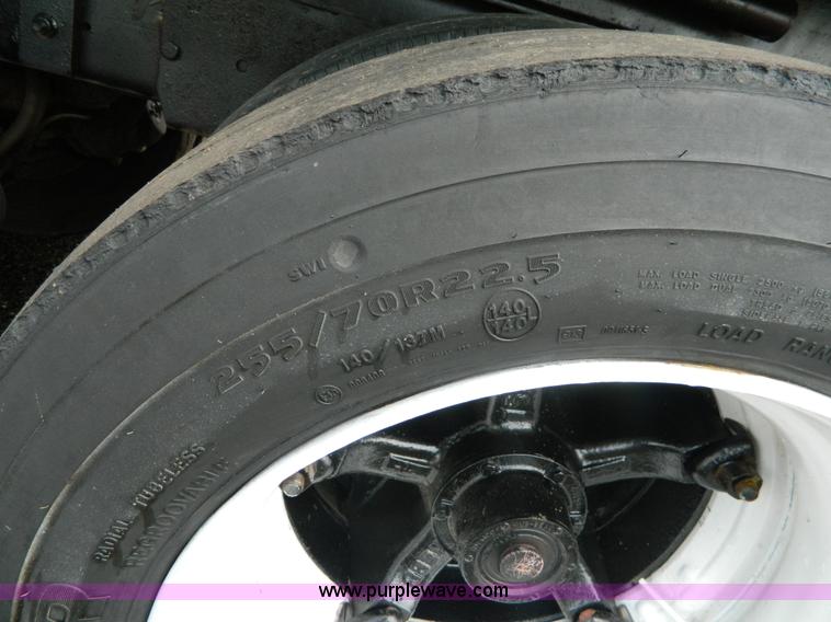 image for item K8072 2003 Mack CV713 dump truck