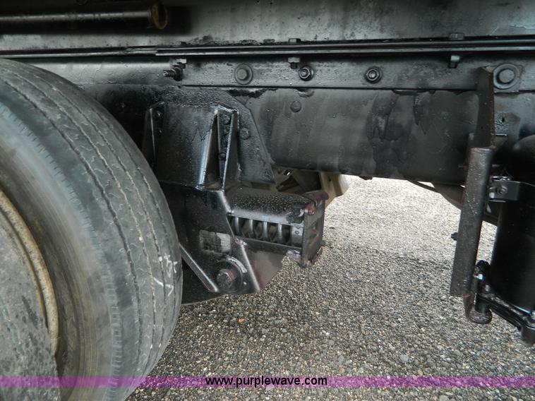 image for item K8072 2003 Mack CV713 dump truck