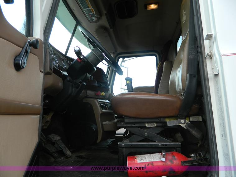 image for item K8072 2003 Mack CV713 dump truck