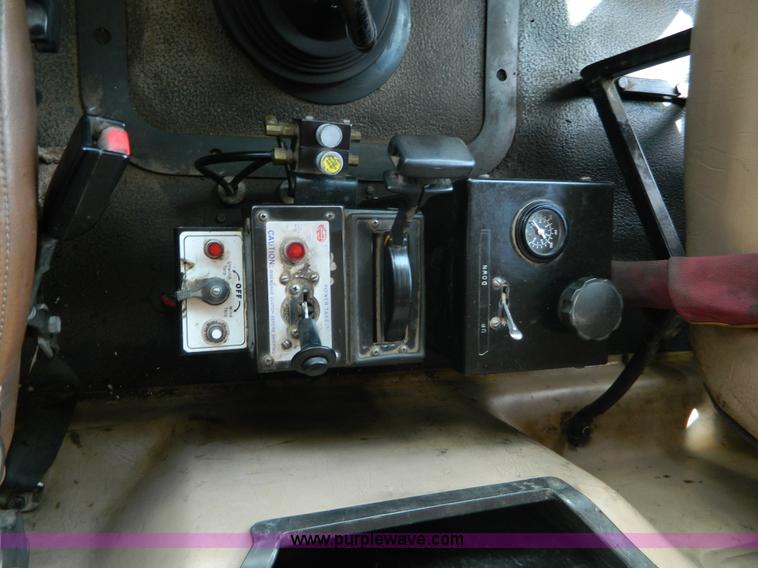 image for item K8072 2003 Mack CV713 dump truck