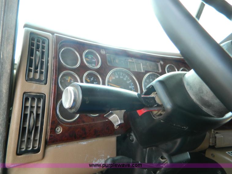 image for item K8072 2003 Mack CV713 dump truck