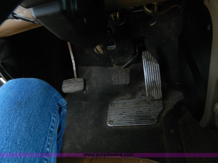 image for item K8072 2003 Mack CV713 dump truck