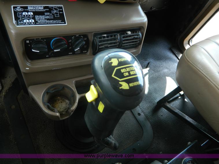 image for item K8072 2003 Mack CV713 dump truck