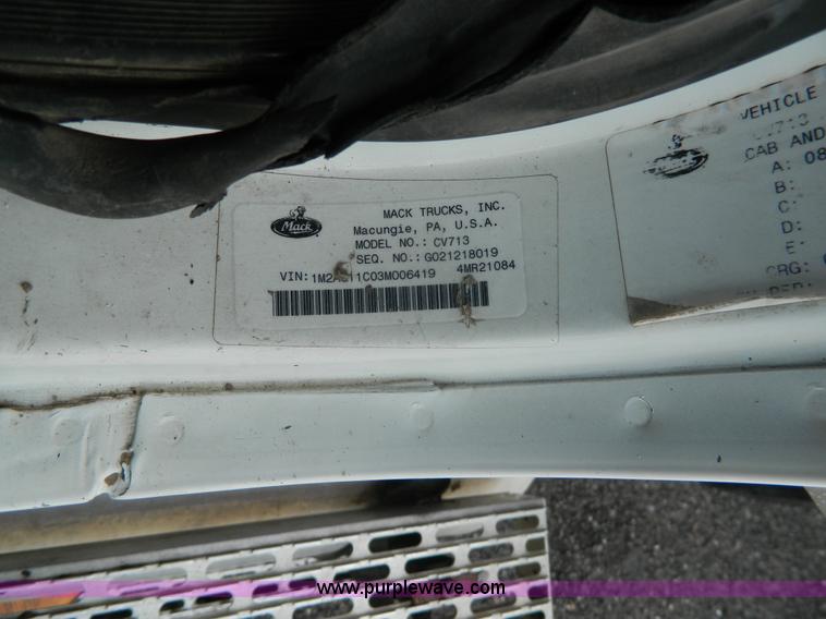 image for item K8072 2003 Mack CV713 dump truck