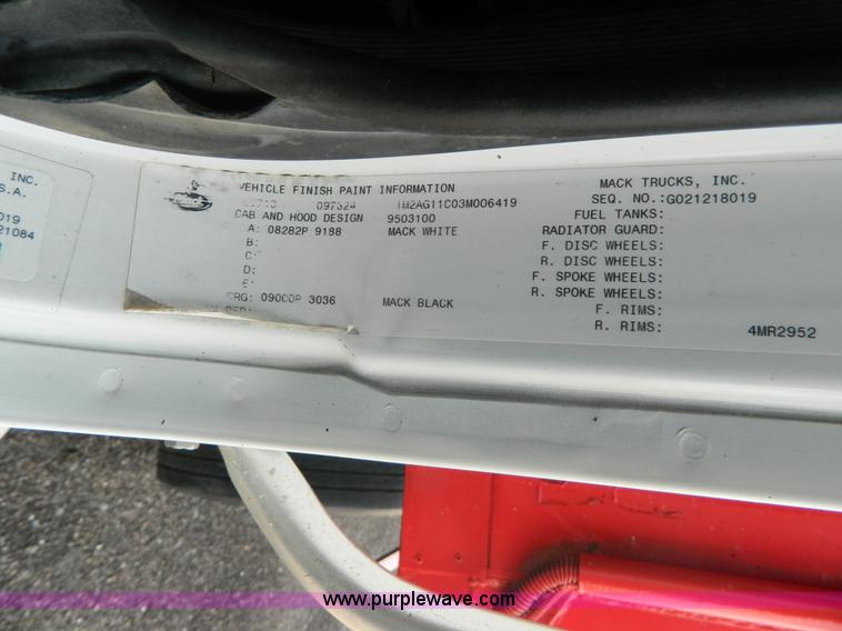 image for item K8072 2003 Mack CV713 dump truck