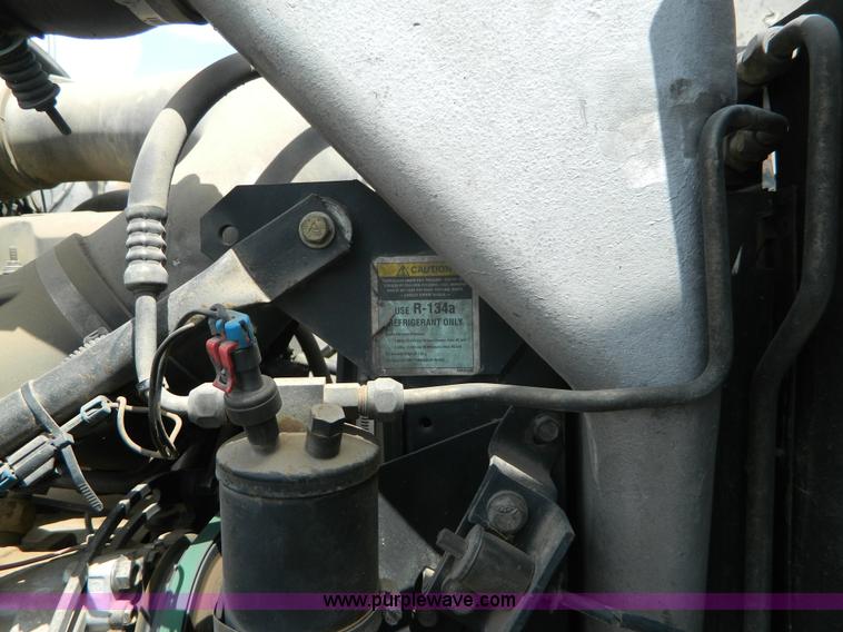 image for item K8072 2003 Mack CV713 dump truck