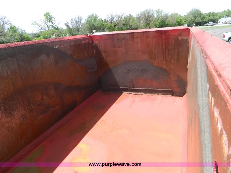 image for item K8072 2003 Mack CV713 dump truck