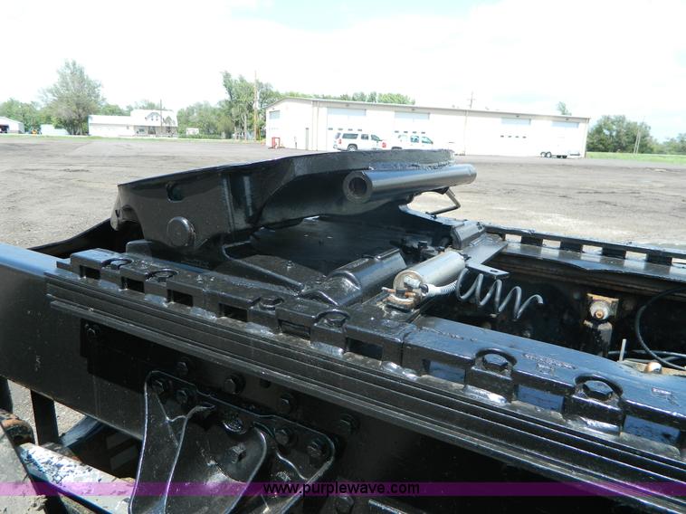 image for item K8073 2004 Mack CH613 semi truck