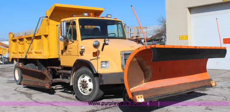 image for item K8763 1999 Freightliner FL80 dump truck