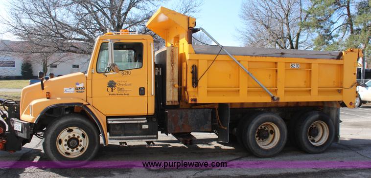 image for item K8763 1999 Freightliner FL80 dump truck