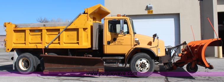 image for item K8763 1999 Freightliner FL80 dump truck