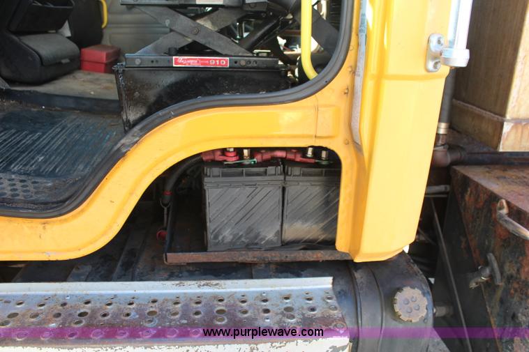 image for item K8763 1999 Freightliner FL80 dump truck