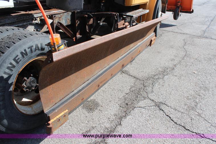 image for item K8763 1999 Freightliner FL80 dump truck