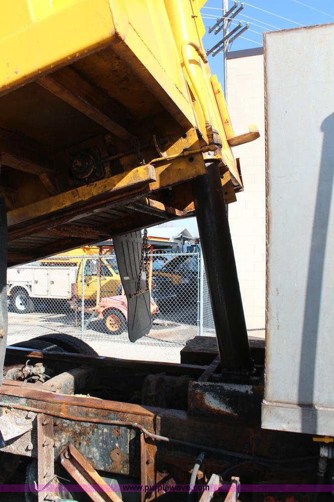 image for item K8763 1999 Freightliner FL80 dump truck