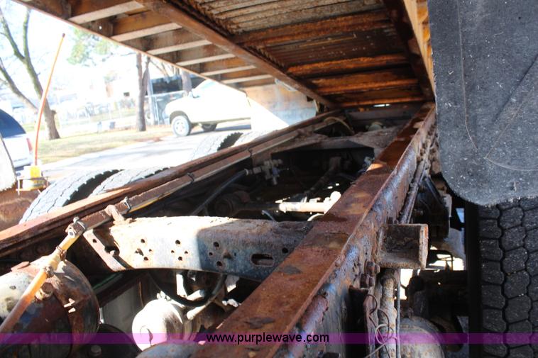 image for item K8763 1999 Freightliner FL80 dump truck