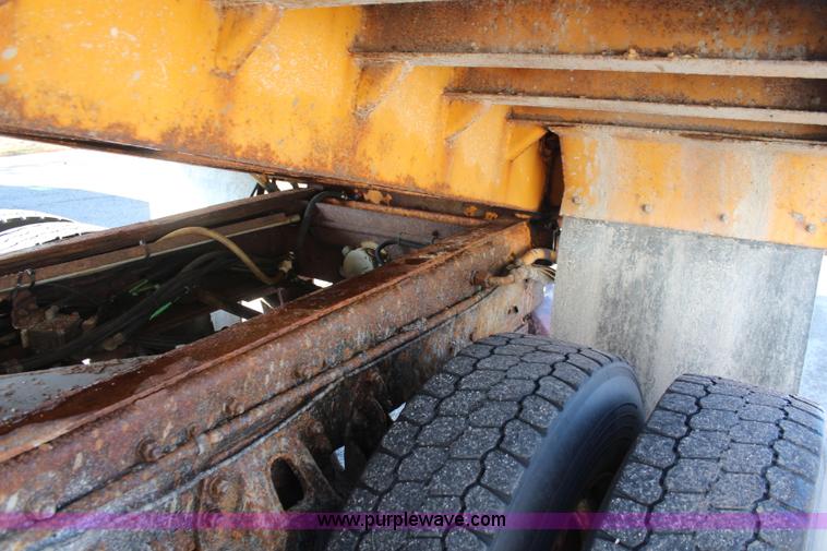 image for item K8763 1999 Freightliner FL80 dump truck